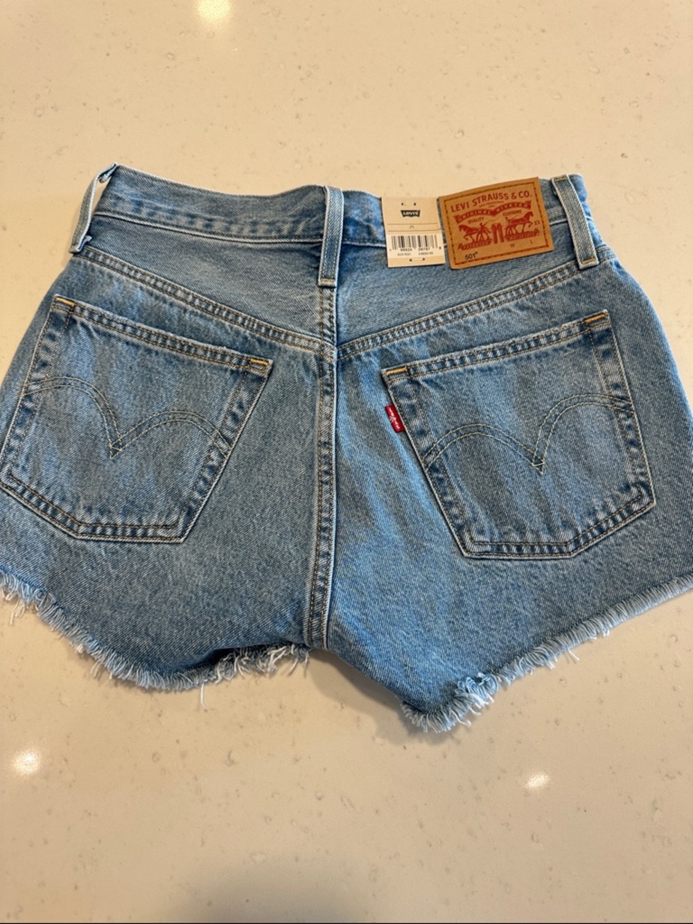 NWT Levi’s 501 High Rise Jean Shorts Size 25 - Picture 2 of 4